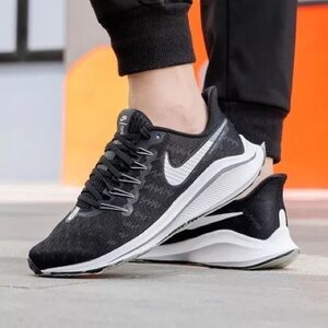 Nike Womens Air Zoom Vomero Black Running Shoes Sneakers Size 7.5